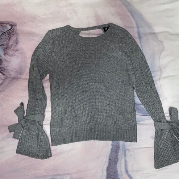 Cut-out grey sweater 🦶 - Picture 1 of 3